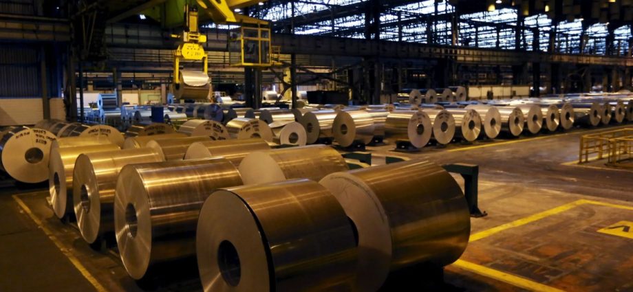 Aumento da Produtividade nas Indústrias Brasileiras: Pesquisa da CNI Revela Avanços e Desafios