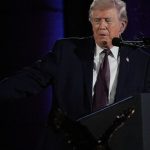 Trump prevê queda nos preços da gasolina com saída dos EUA do Irã