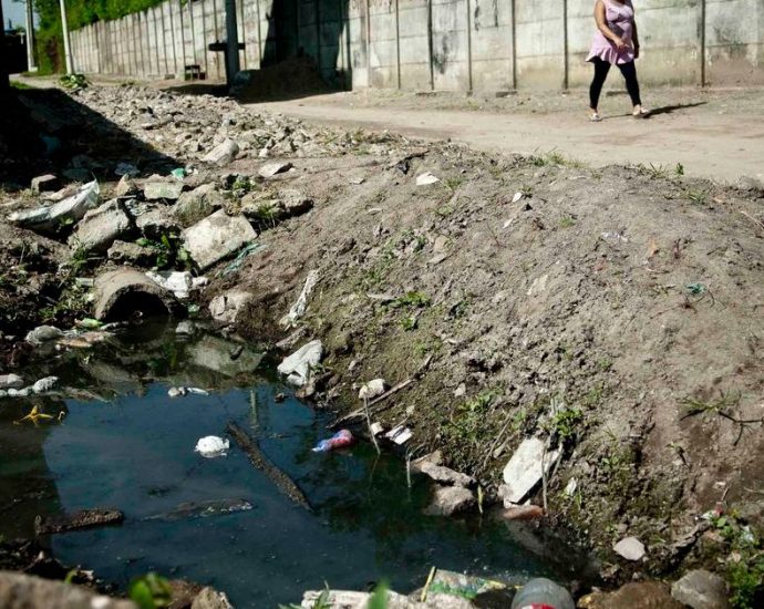 Desafios do Saneamento Básico no Brasil: Apenas Três Cidades Alcançam 100% de Coleta de Esgoto