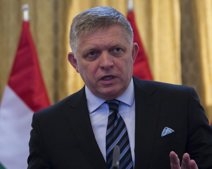 Tensões entre Ucrânia e Eslováquia: Zelensky e o Futuro do Pipeline Druzhba