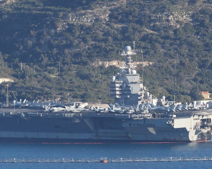 Incêndio Atinge USS Gerald R. Ford e Deixa Tripulação em Situação Crítica