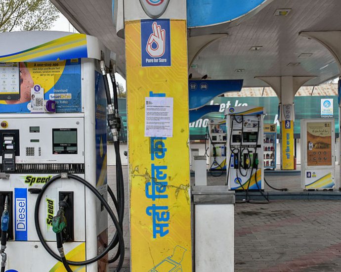 Índia Alivia Regras do Querosene em Resposta à Crise Energética