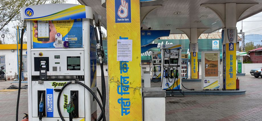 Índia Alivia Regras do Querosene em Resposta à Crise Energética