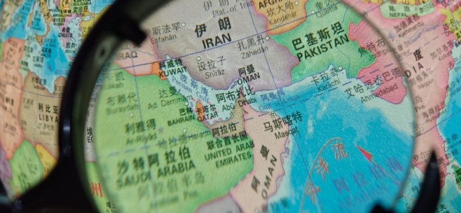 EUA Transferem Responsabilidade na Crise do Estreito de Hormuz