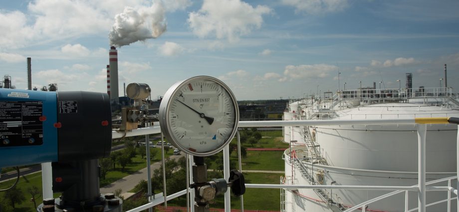 Diplomatas da UE criticam atraso de inspeção na oleoduto Druzhba pela Ucrânia