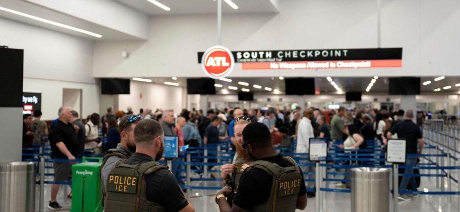Críticas à Presença de Agentes do ICE em Aeroportos dos EUA