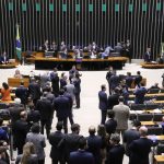 Movimentações na Janela Partidária: 52 Deputados Trocam de Sigla a Dias do Prazo Final