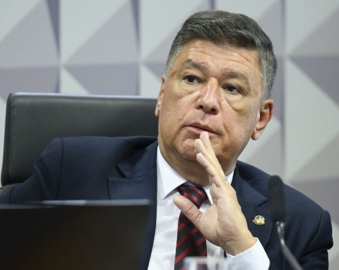 Carlos Viana Defende Prerrogativas da CPMI e Critica Decisões do STF