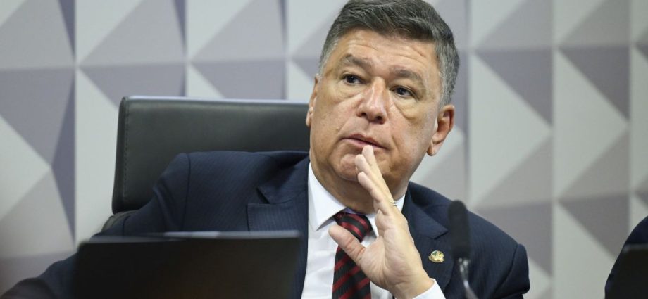 Carlos Viana Defende Prerrogativas da CPMI e Critica Decisões do STF