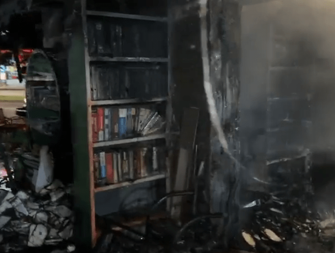 Incêndio Devasta Biblioteca Comunitária em Belo Horizonte