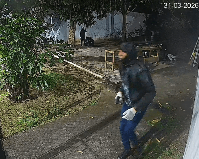 Câmeras de segurança registram assalto à casa de MC Poze do Rodo no Rio de Janeiro