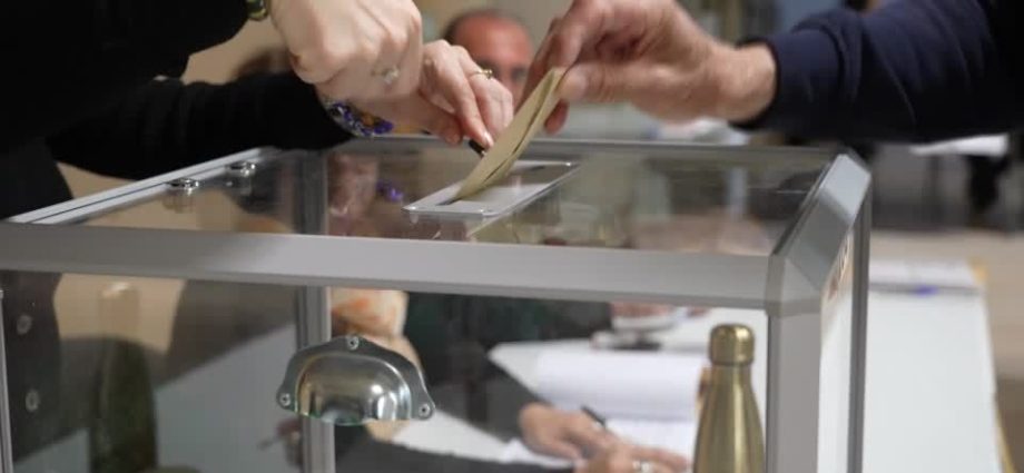 França Realiza Segundo Turno das Eleições Municipais em Cidades-Chave