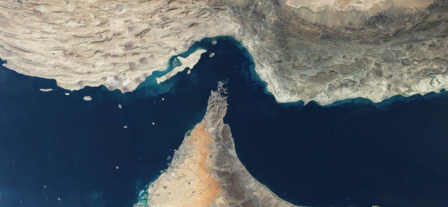 Irã Oferece Cooperação em Segurança Marítima no Golfo Amid Conflitos Regionais