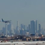 Incidente de Quase Colisão no Aeroporto de Newark Levanta Preocupações sobre Segurança Aérea