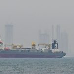 Ataques Iranianos Atingem Petroleiro Kuwaitiano em Dubai: Implicações e Contexto Geopolítico