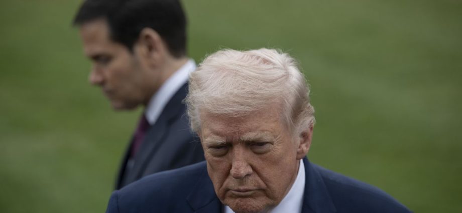 Iranianos Contestam Declarações de Trump sobre Redução Militar dos EUA