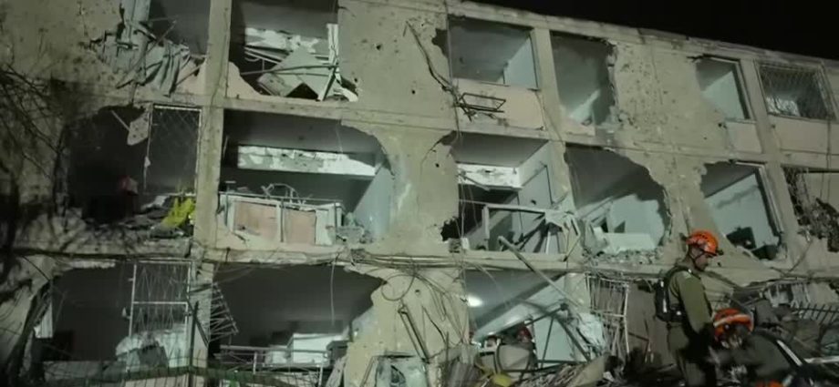 Ataques Iranianos em Israel Resultam em Mais de 100 Feridos