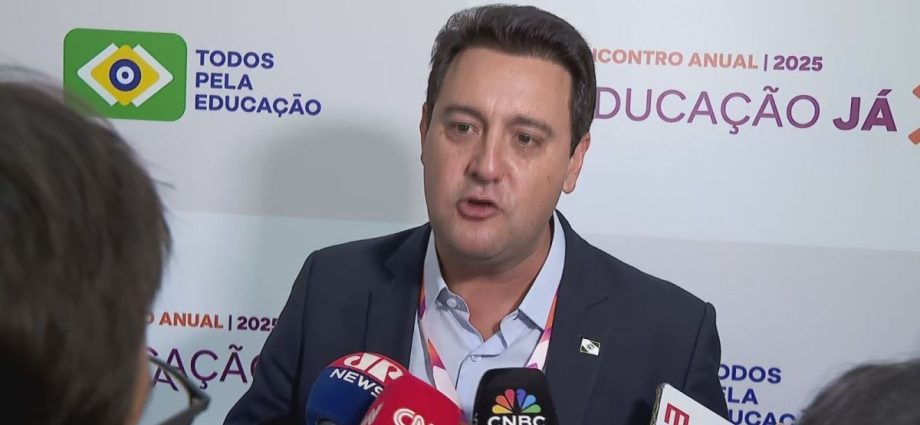 Ratinho Júnior encerra mandato no Paraná e se retira da corrida presidencial