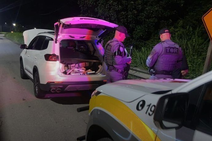 Policial Rodoviário é Detido com 129 iPhones Avaliados em R$ 1,5 Milhão na Rodovia Régis Bittencourt