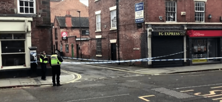 Acidente em Derby: Sete Feridos Após Carro Atingir Pedestres