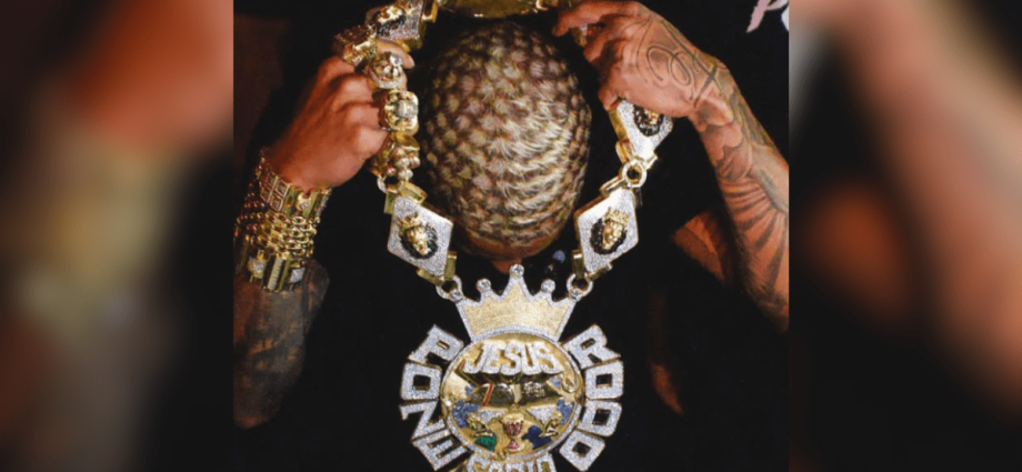 MC Poze relata agressão e roubo em sua residência no Rio de Janeiro