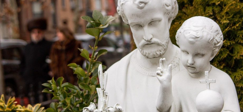 A Importância de São José como Patrono da Igreja e Protetor das Famílias