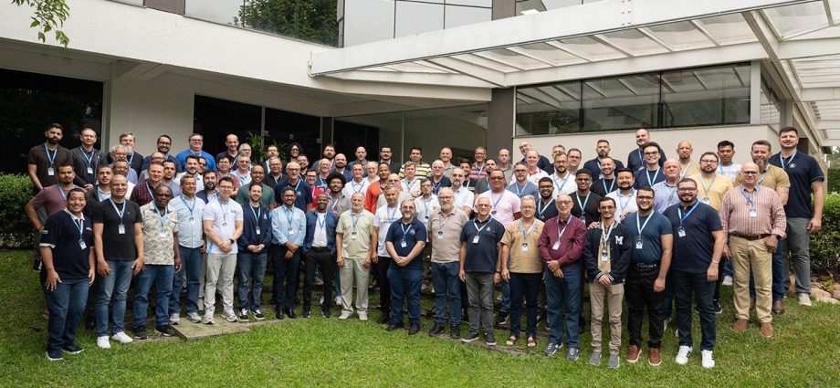 Irmãos Maristas do Brasil: Encontro Inédito e Reflexões sobre Educação e Carisma