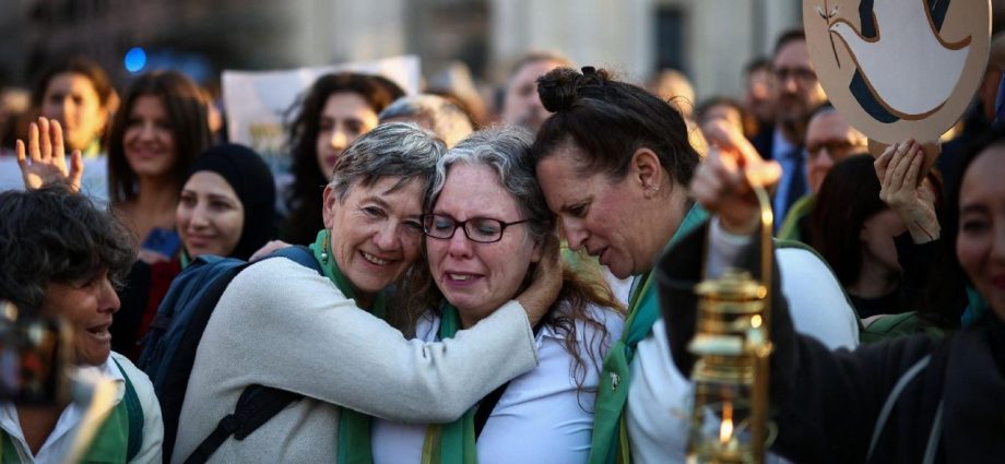 Mães Palestinas e Israelenses Marcham pela Paz em Roma