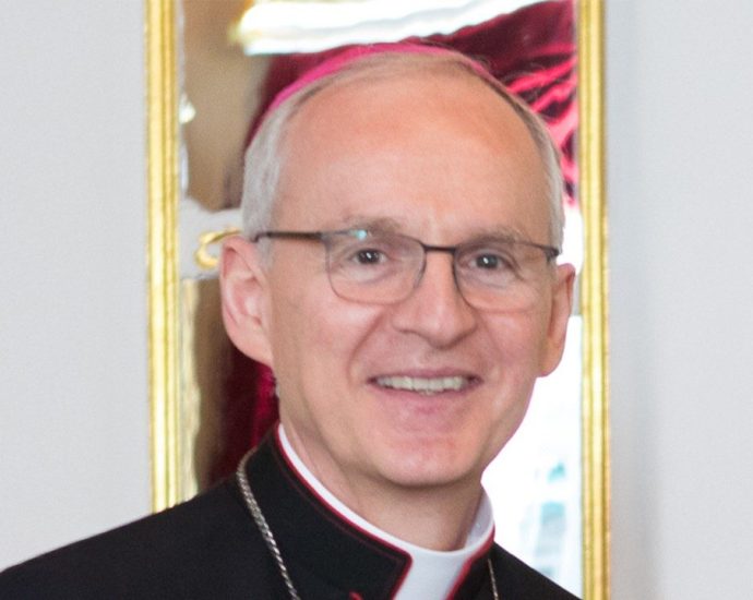 Rajič é Nomeado Novo Prefeito da Casa Pontifícia com Gratidão ao Papa