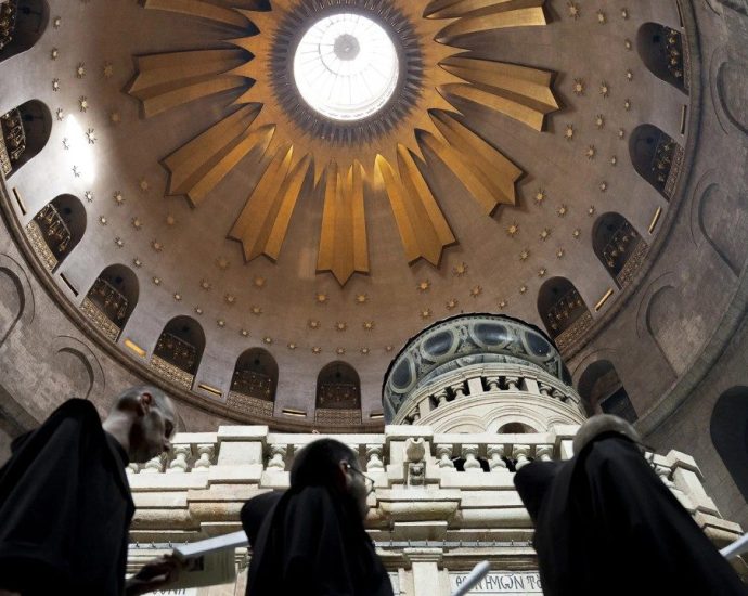 Diplomacia em Foco: Parolin e o Embaixador de Israel Discutem Incidente no Santo Sepulcro