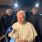 Papa Francisco pede diálogo para acabar com conflitos mundiais