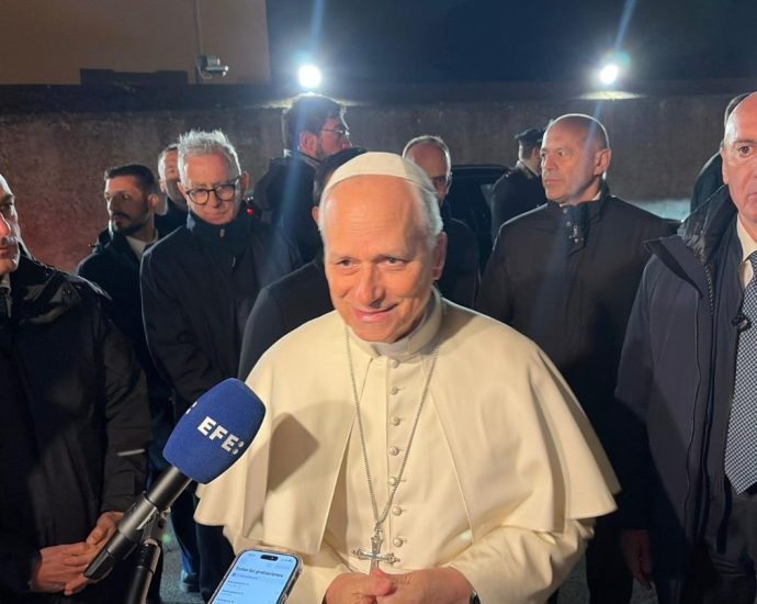 Papa Francisco pede diálogo para acabar com conflitos mundiais