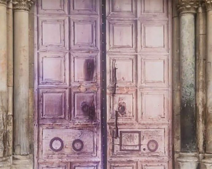 Conflito em Jerusalém: Santo Sepulcro Fechado e Semana Santa Ameaçada