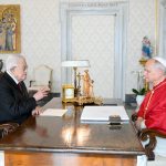 Papa Francisco e Mahmoud Abbas: Compromisso Renovado pela Paz no Oriente Médio