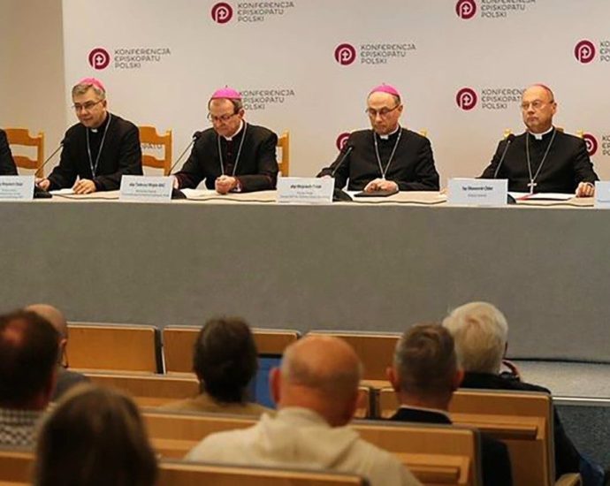 Polônia Estabelece Comissão Independente para Investigar Abusos na Igreja