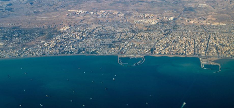 Austrália Decide Não Enviar Navios ao Estreito de Ormuz em Resposta a Crise Internacional