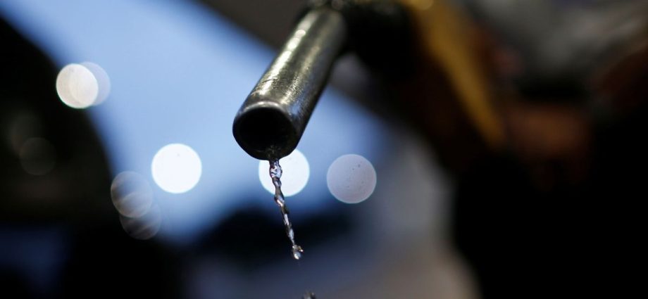 Preço da Gasolina nos EUA Ultrapassa US$ 4 pela Primeira Vez Desde 2022