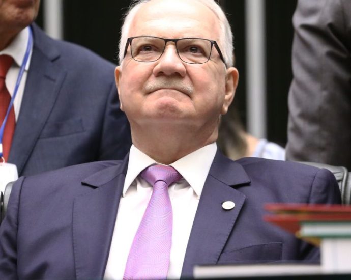 Fachin e a Busca por Unidade no STF Durante Crise do Banco Master