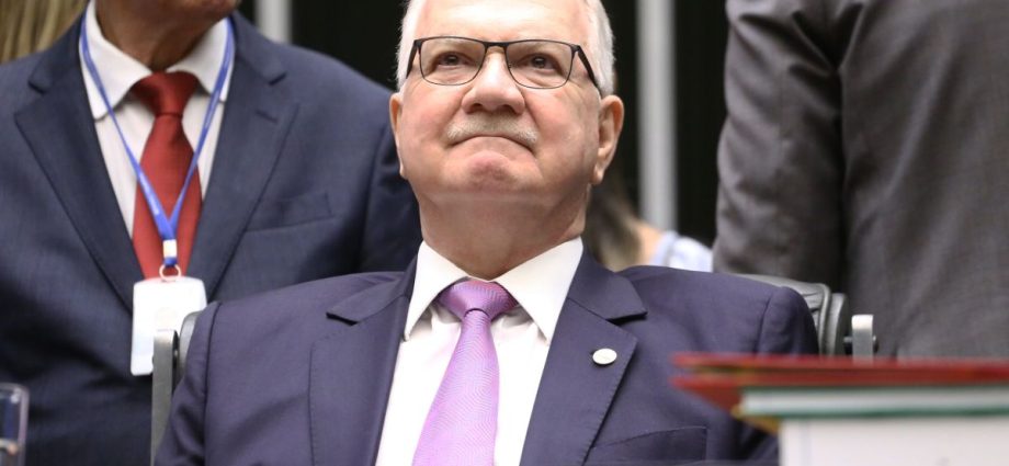 Fachin e a Busca por Unidade no STF Durante Crise do Banco Master