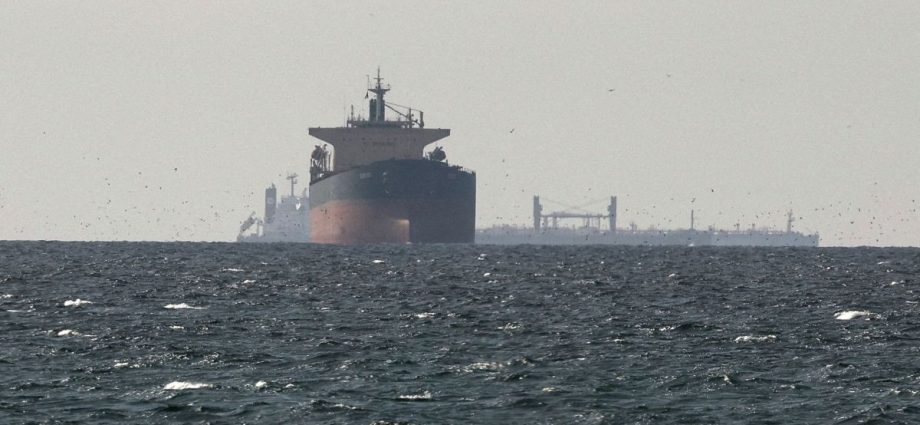 Irã Mantém Taxa para Passagem Segura pelo Estreito de Ormuz, Afirma Autoridade