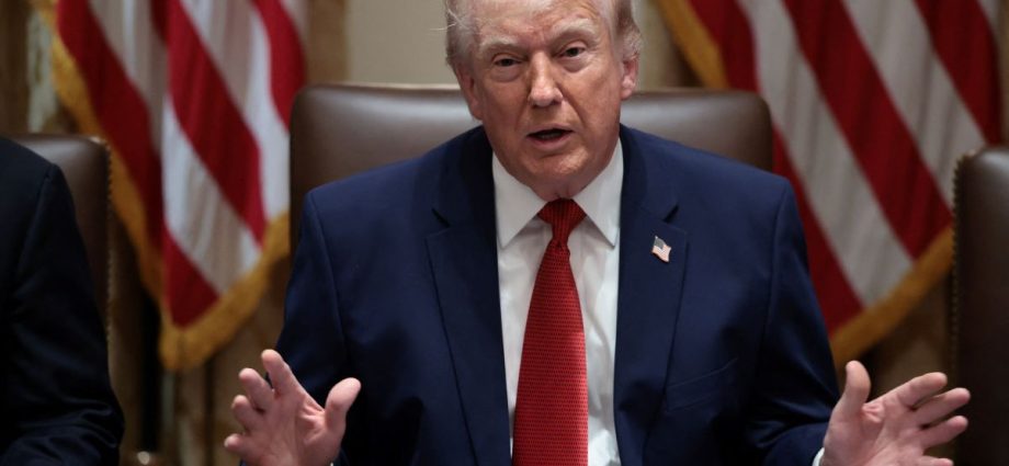 Trump Anuncia Acordo Parcial com Irã e Novas Negociações em Andamento