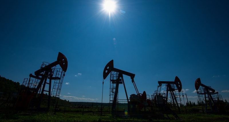 Governo Trump Implementa Medidas para Controlar Preços do Petróleo