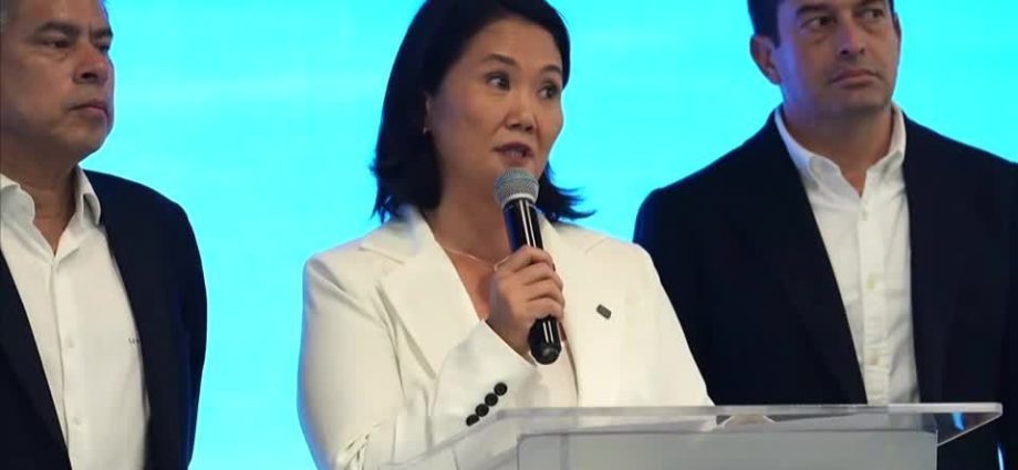 Keiko Fujimori assume a liderança nas eleições presidenciais do Peru