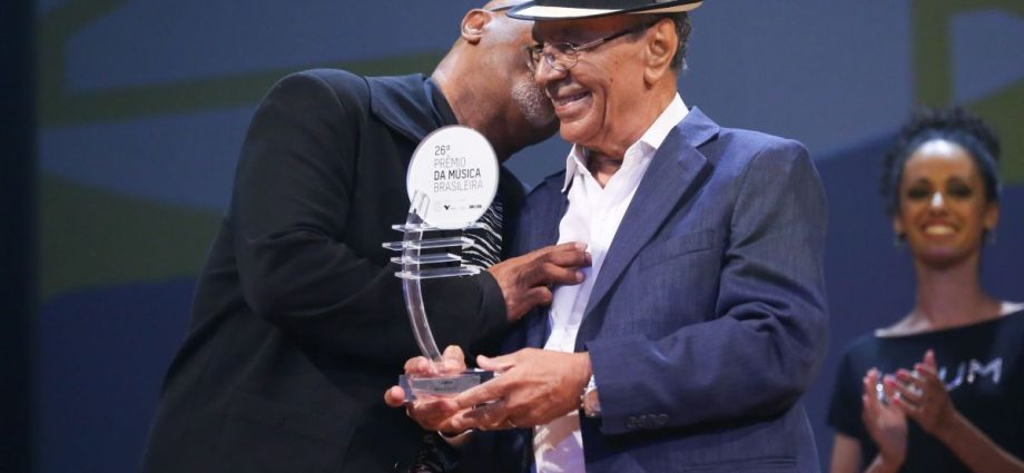 Portela revela enredo em homenagem a Monarco para o Carnaval de 2027