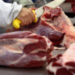 Suspensão de frigorífico brasileiro pela China gera preocupação no setor de carnes
