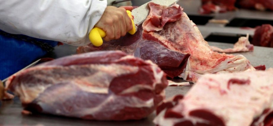 Suspensão de frigorífico brasileiro pela China gera preocupação no setor de carnes