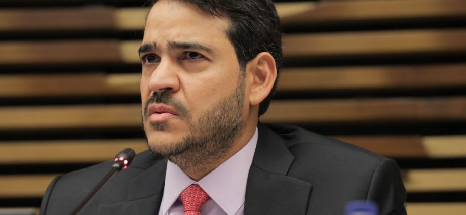 Jorge Messias Intensifica Diálogo com Senadores para Sabatina no STF
