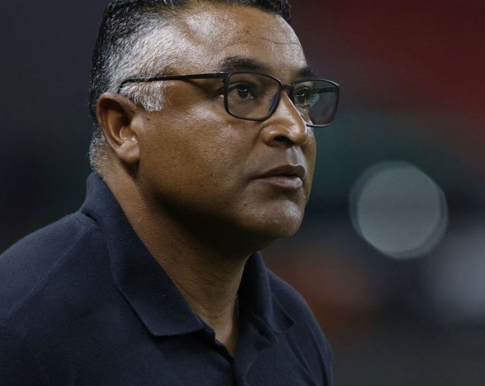 Roger Machado fala sobre vitória do São Paulo e situação de Arboleda
