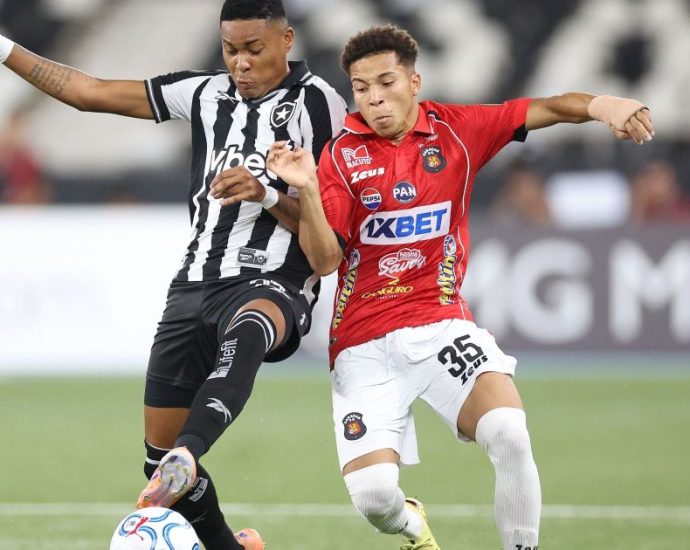 Botafogo empata com Caracas na estreia da Sul-Americana