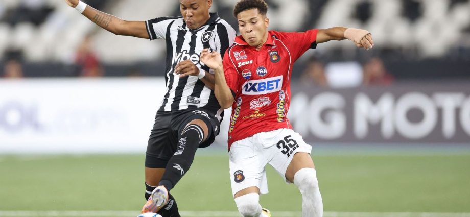 Botafogo empata com Caracas na estreia da Sul-Americana